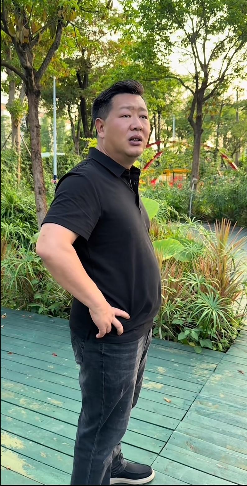 张大炮的鱼全都死了。说听人劝吃饱饭。
如今亲身打理农场才发现，种养行当压根不是表