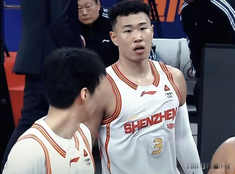 理性讨论，以何希宁现在的表现与状态，广东队休赛期若想得到他，需要付出什么样的代价