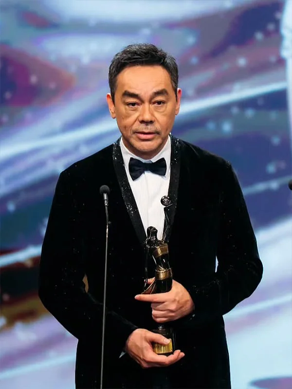 恭喜刘青云获得第43届金像奖“最佳男主角”