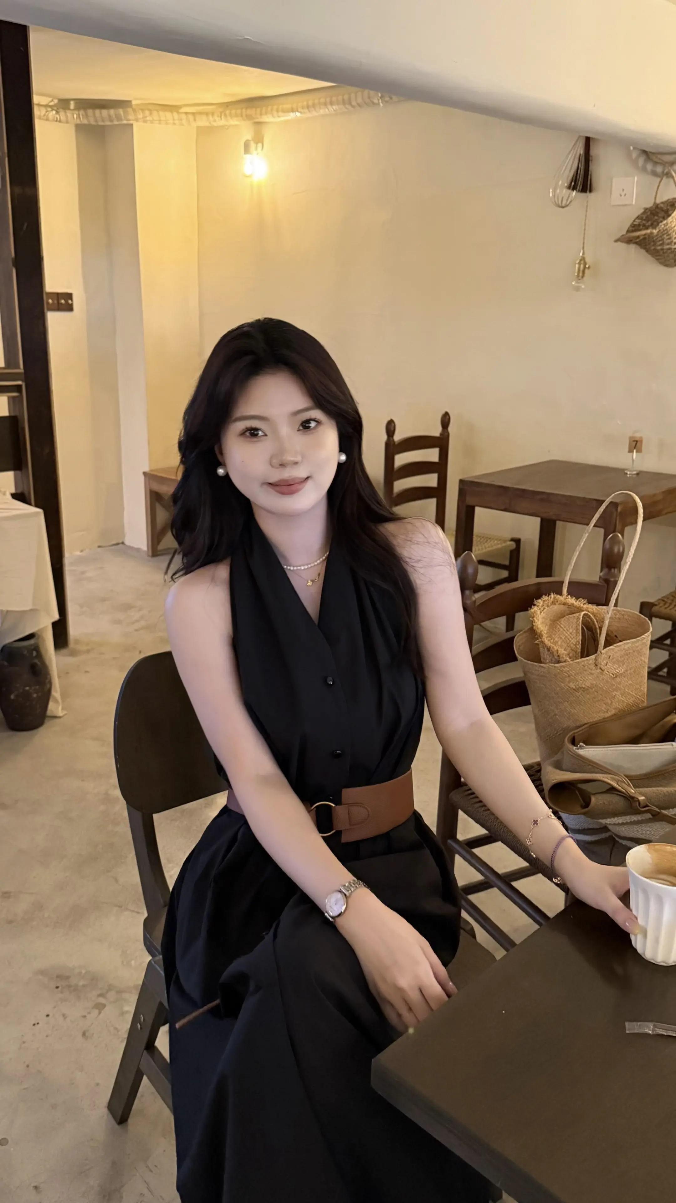 后来越来越平静 喜欢独处 不争不辩 我摊开手 允许一切流走