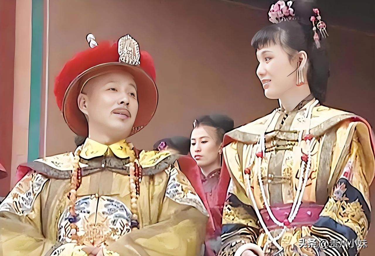 公元1715年，61岁的康熙心烦意乱的在后宫闲溜达，忽然想起前几天苏州官员进贡了