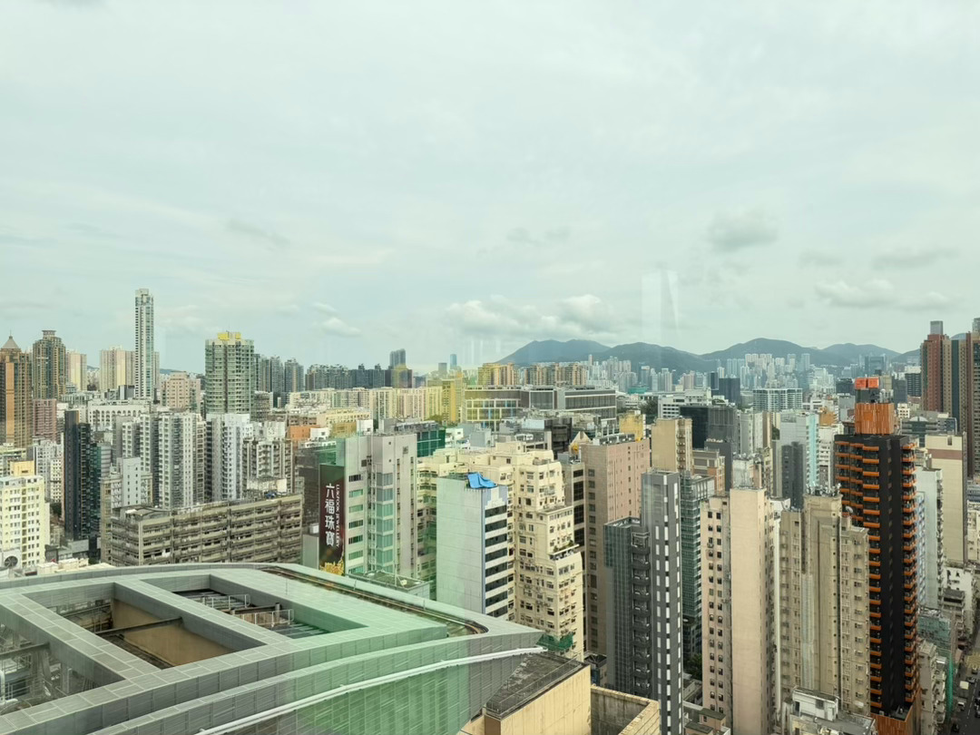 一直在酒店睡觉，才出来溜达。上次来香港是在2019年。明天正式的出门好好体验。目