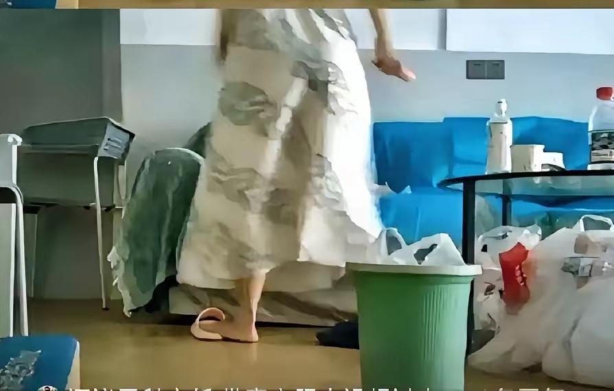 曾医生和祖副院的周围环境，其实早就把“地点答案”摆明了！
 
先排除家里，谁会在