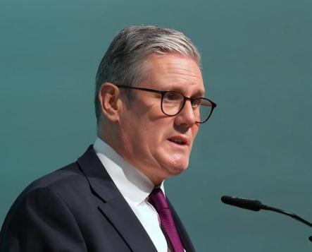 ·被特朗普坑惨了！英国脱欧六年亏掉千亿，斯塔默求欧盟“复合”
 
谁能想到，六年