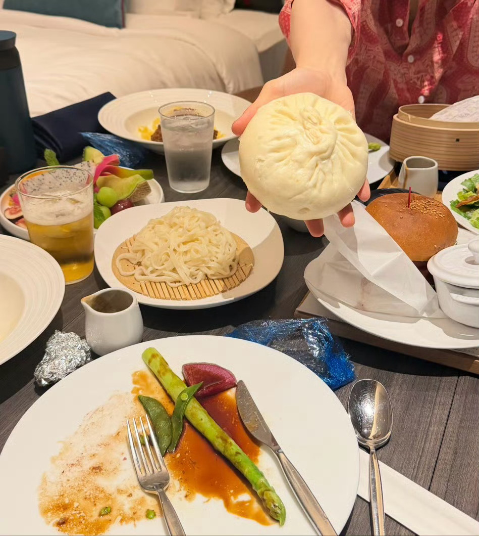 我却觉得这个小手手很萌，还没有包子大 