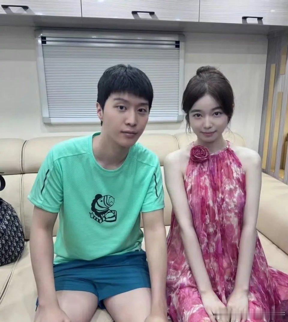 谁明星谁素人，第一眼认不出范丞丞 ​​​