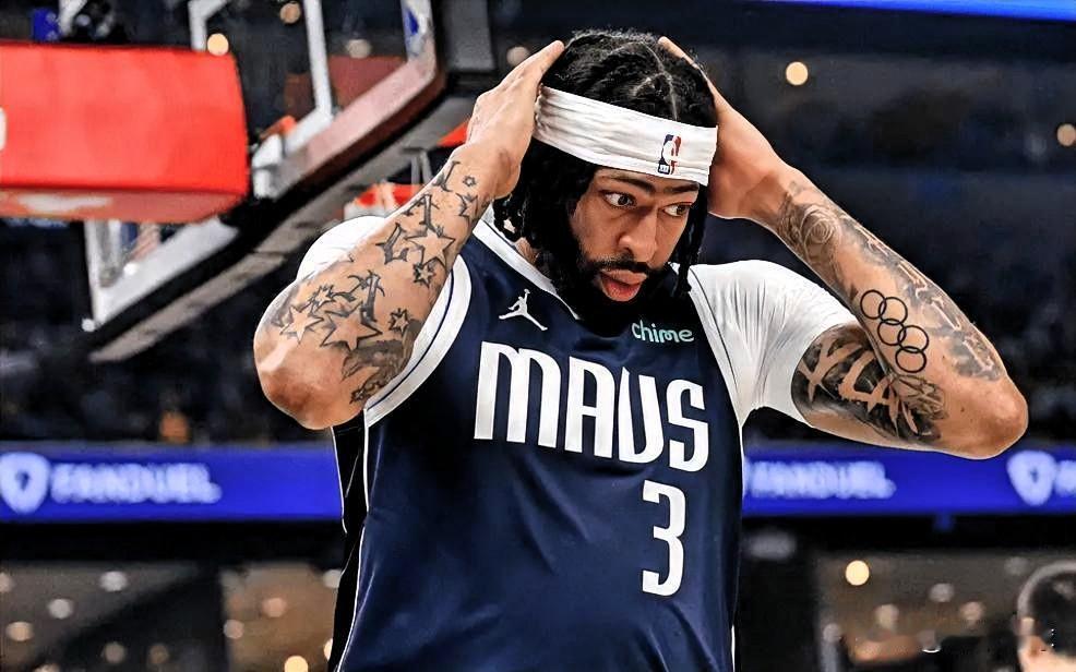 浓眉赶紧减肥吧，不然都交易不出去！

根据媒体报道，AD在训练营报到时的体重为2