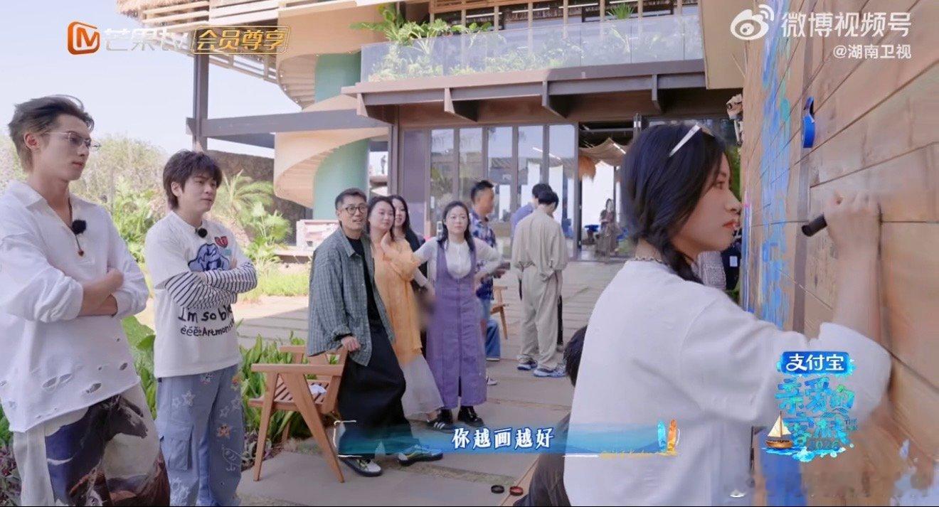 沈月沈笔马良亲爱的客栈马思超笔下的刘涛加个刘海就是武艺，这相似度绝了 