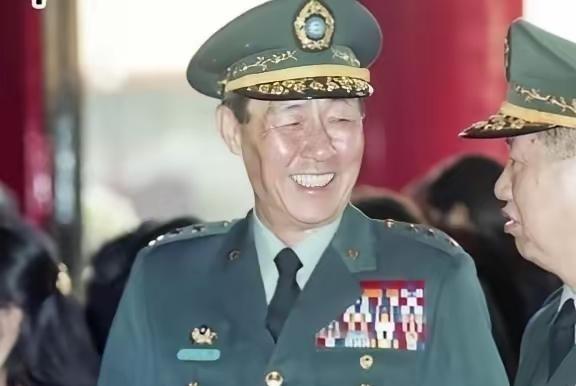 台军一级上将曾下令死守 台海 ，但为回 安徽 老家探亲祭祖，主动辞去一级上将终身