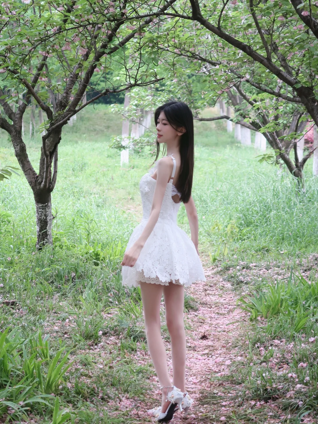 樱花树下站谁都美🌸