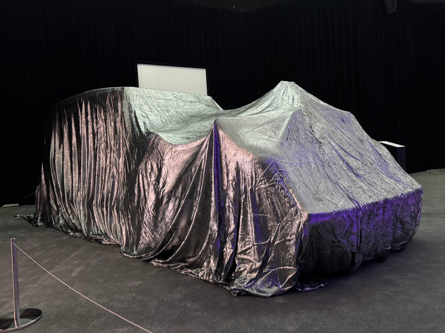 早！猜个车吧！外形已经很明显了哈哈哈！一会儿揭幕李楠说道李楠说道大v聊车 劳斯莱