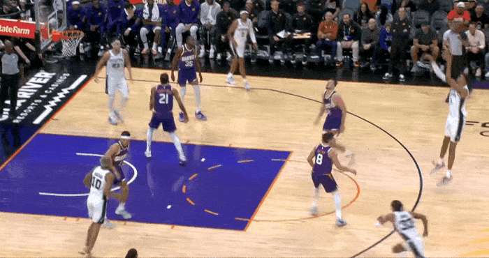 太阳这夺冠大热被一个新秀这样教育我是没想到的
文班亚马NBA生涯第五场比赛砍下3