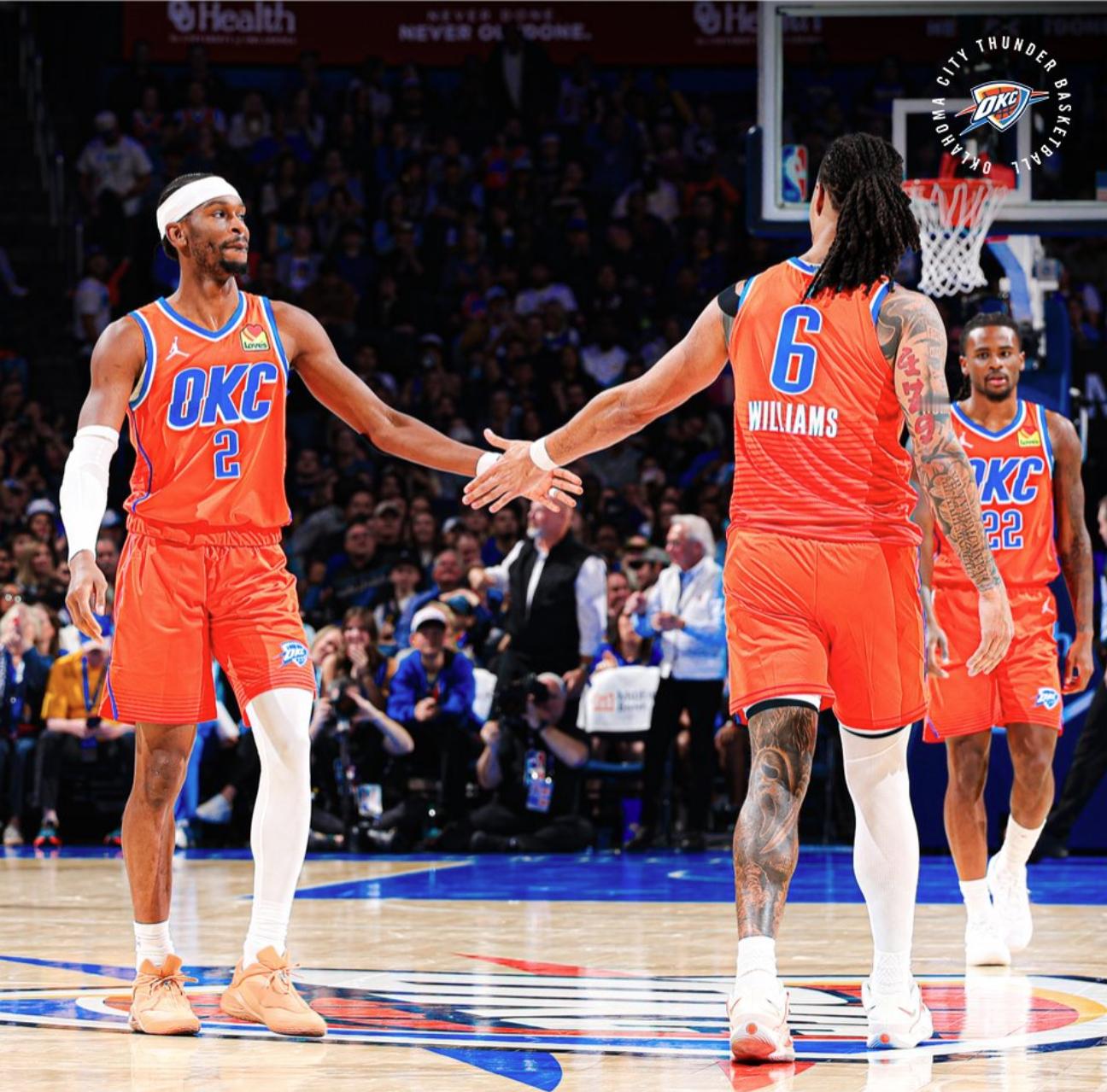 雷霆队本赛季至今场均制造对手失误17.6次，联盟第3。湖人也不差，16.5次联盟