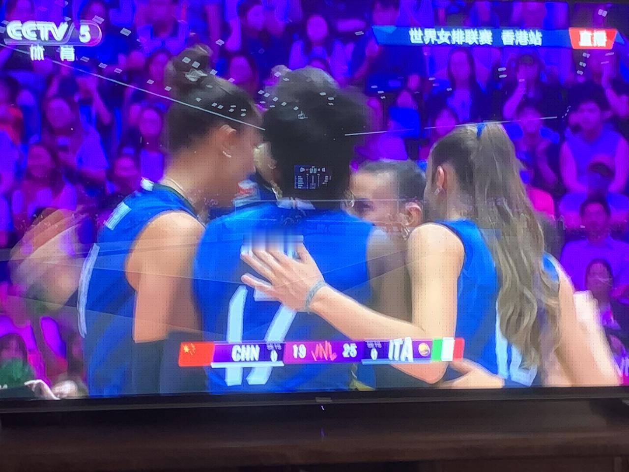 又输了！不过是输了第一局！

     在刚刚结束的世界女排联赛香港站，中国女排