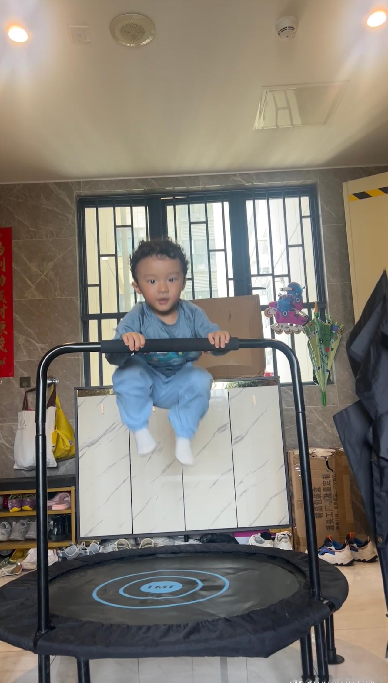 正在放电，蹦床 ​​​