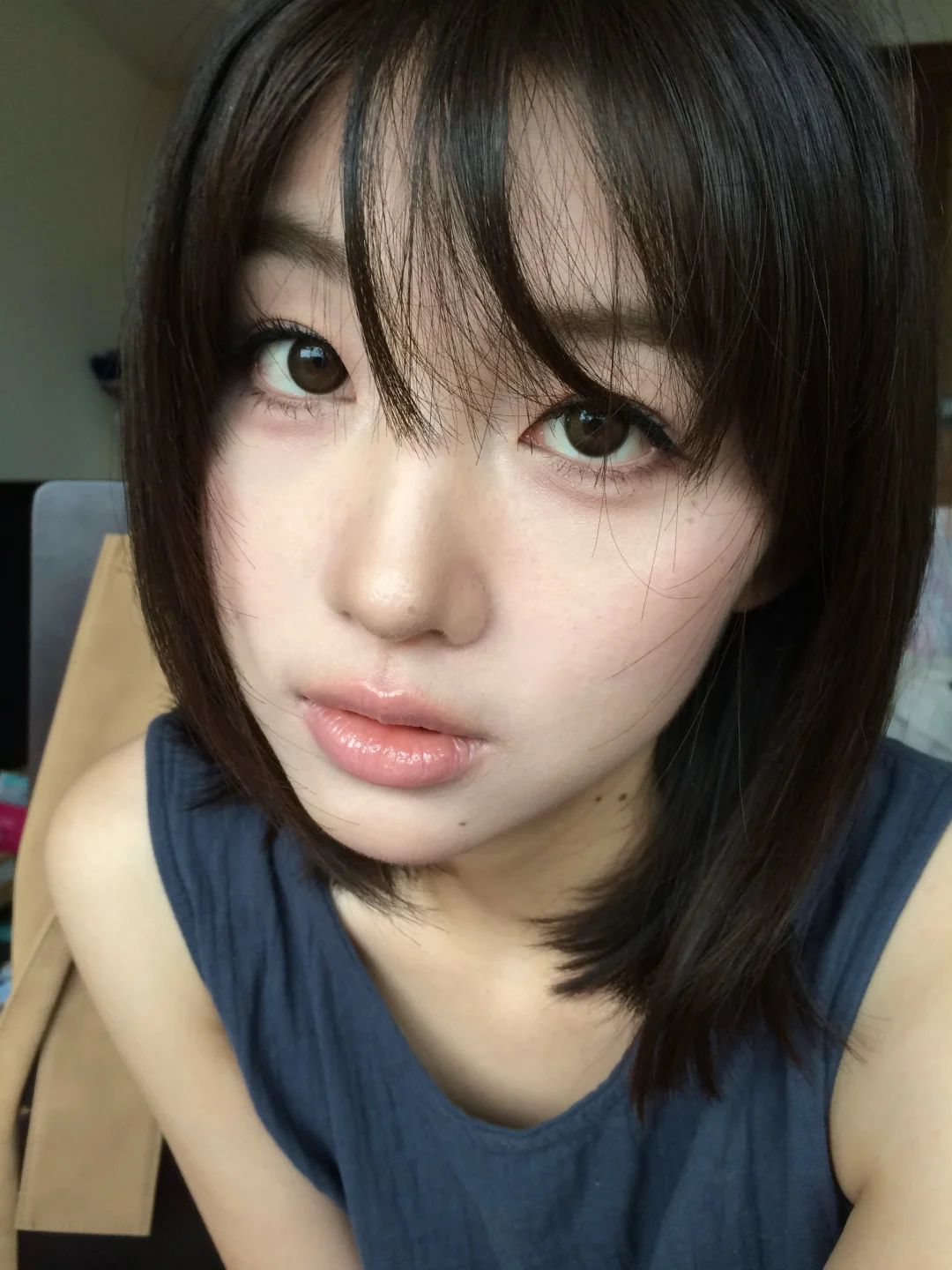 一忧郁女子