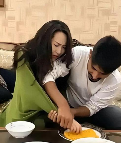 上海姑娘苏瑶嫁到印度后，在婆家熬了整整八个月，最后还是收拾行李回了国。

苏瑶是
