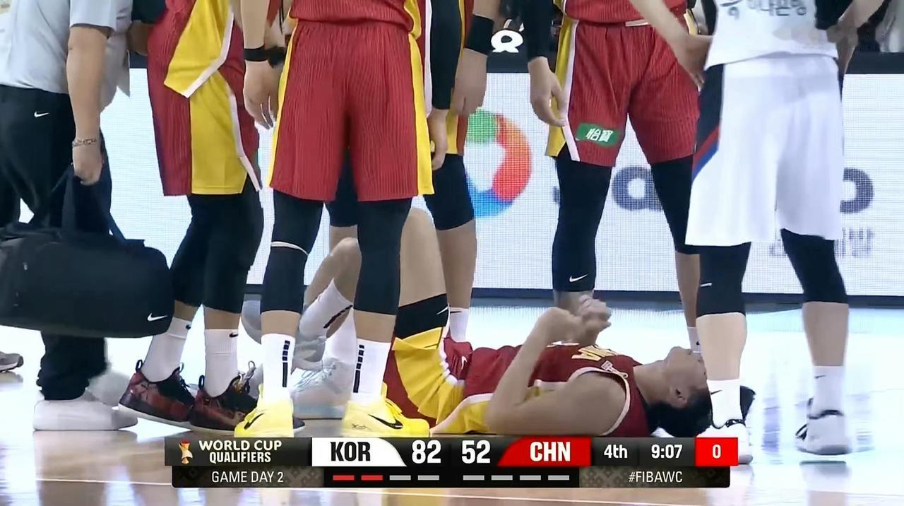 最后，韩国放了…14分，看起来没那么丢人。实际上最多时，落后32分。原以为中国男