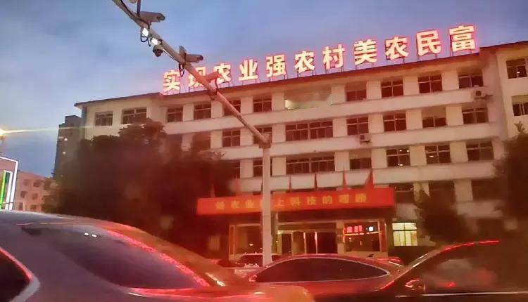 来山西大同，大街小巷都在夸耿彦波！


原来，是耿彦波市长把大同变了个样。

