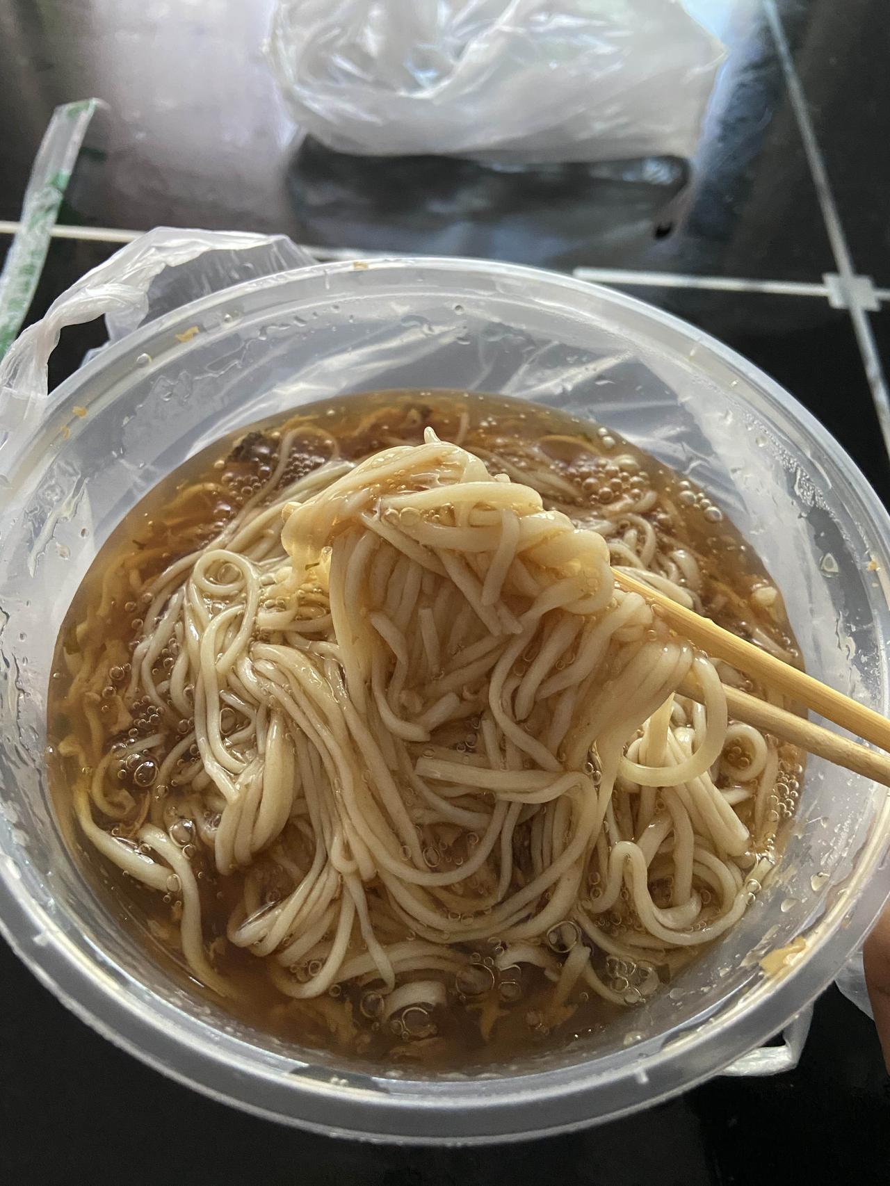 跑外卖狗都不干我来干

送外卖谁跑谁后悔！
为什么这么说呢？看看我今天早上派4个