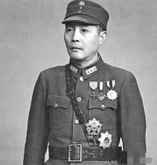 1938年国军上将钱大钧，黑着脸走进军统湖北站，当着众特务的面，一枪打死了副站长