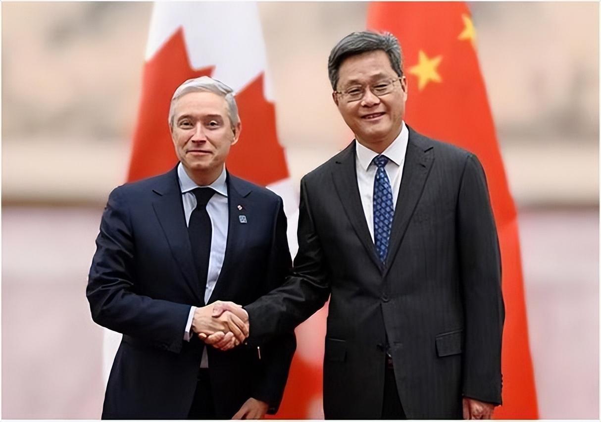 美国刚划红线，加拿大财长专机就进京
美国驻加拿大大使刚刚划出红线，严禁中国电动汽