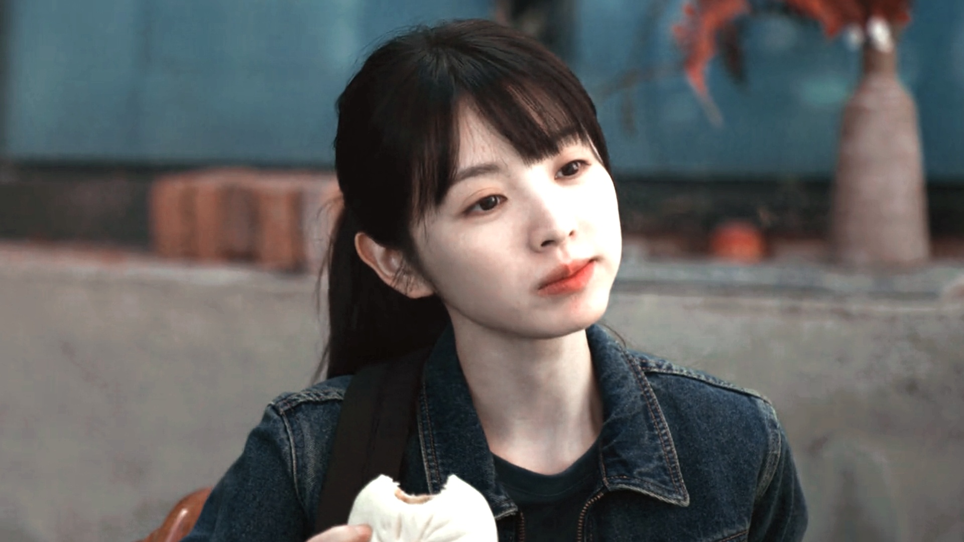脸比包子还小🥺李茜警官就这么萌萌的嚼嚼(￣～￣)嚼！低智商犯罪 喜剧田曦薇李茜