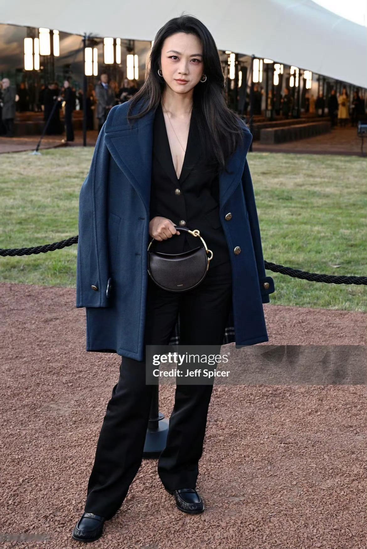 Burberry大秀G社生图状态汤唯、吴磊、张婧仪、金昇玟、叶舒华 ​、郑彩恩 