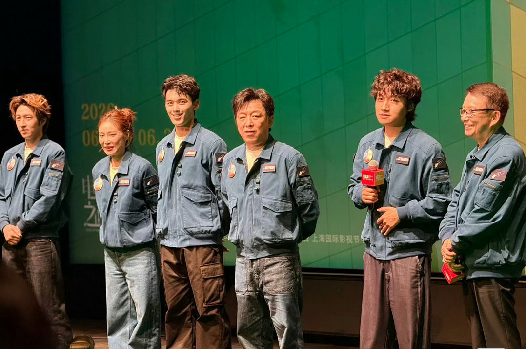 刘慈欣点评群星闪耀时刘慈欣的评价依旧通透深刻。他认可影片串联现代航天史与未来科幻