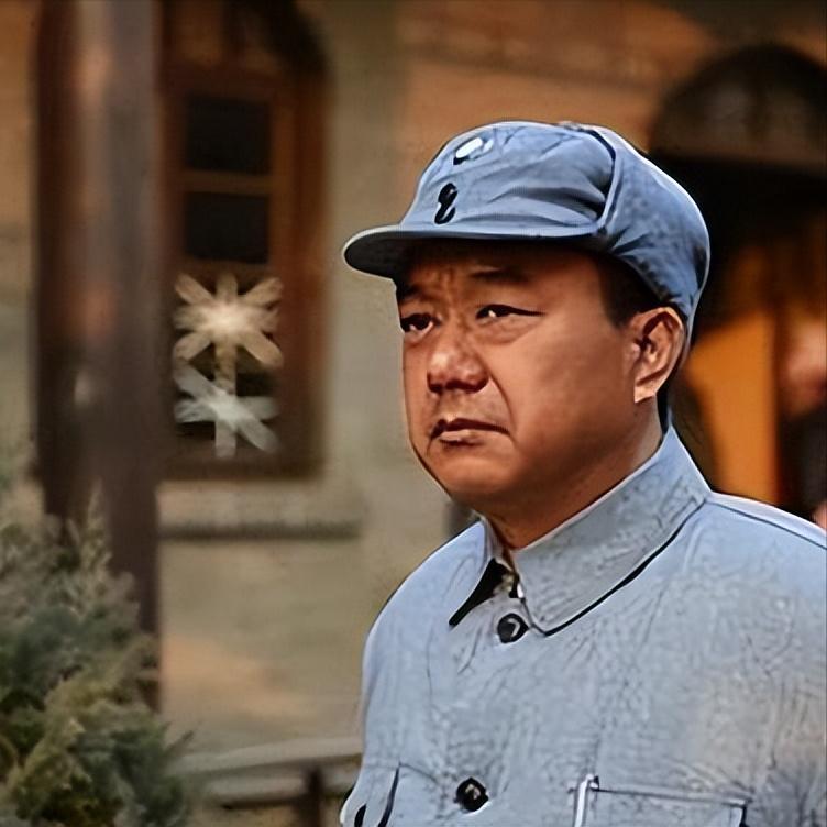 演员，董勇说，我父母参加过抗美援朝，我妈妈，更是一个勇敢的人，她去过上甘岭，因为