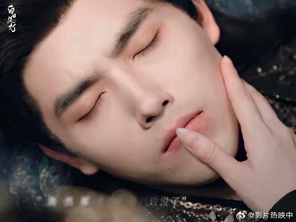 第一次见女主把男主亲哭了白日提灯贺思慕强吻段胥 这种“疯批鬼王 x 清冷将军”的