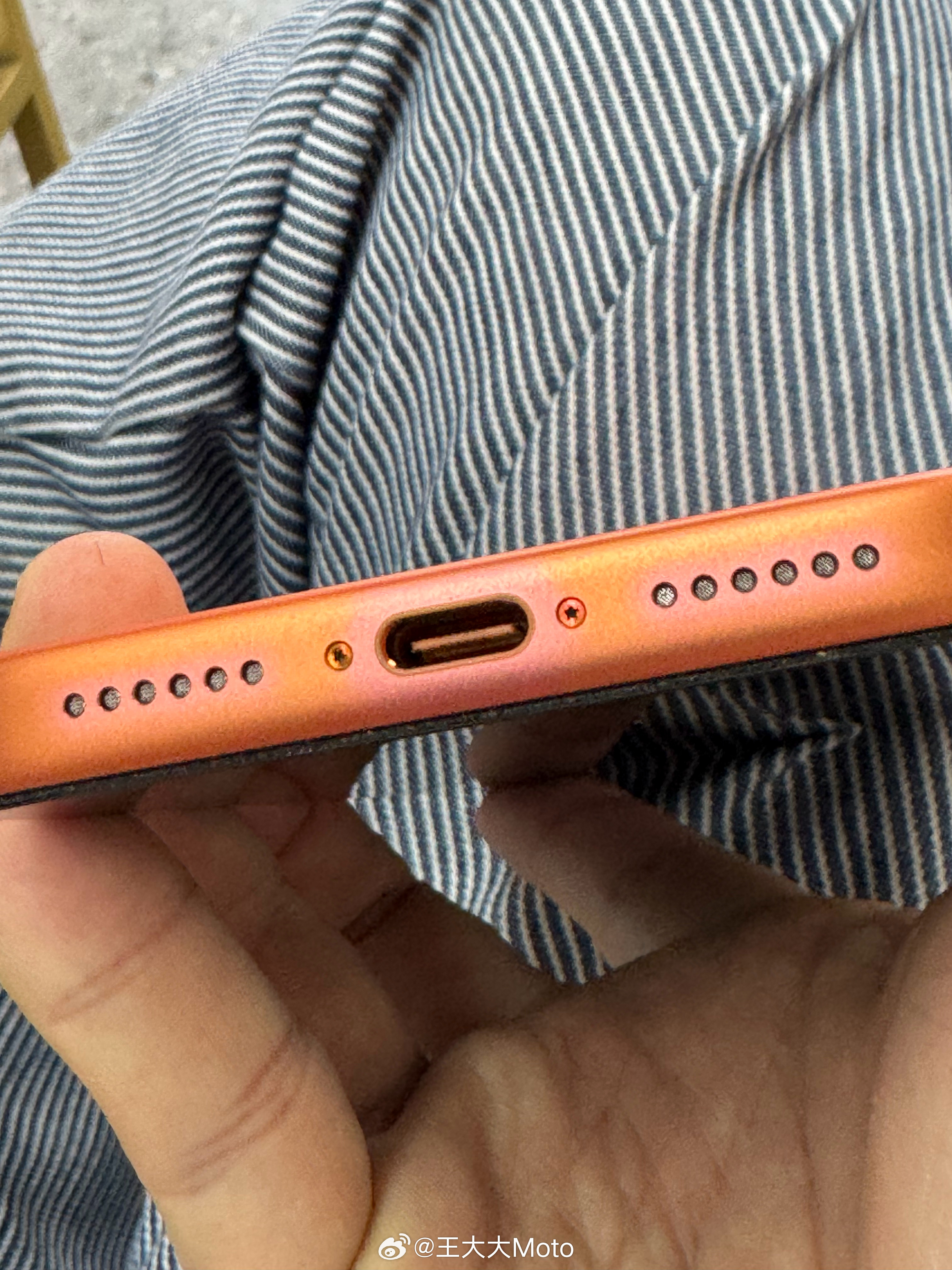 哥们的17pm，用了没一个月，掉色掉的有点厉害啊 