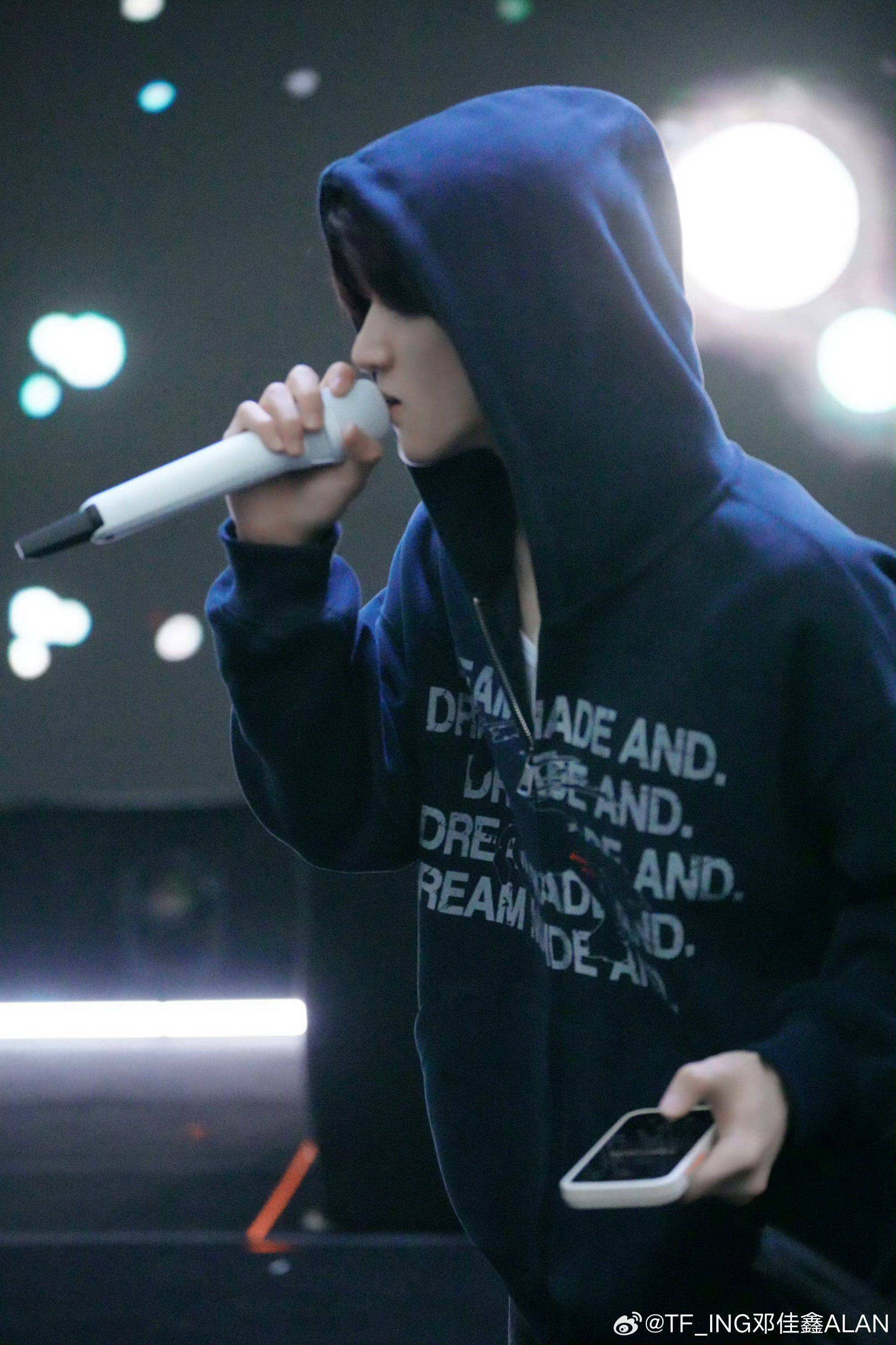 童禹坤邓佳鑫张子墨南宁音乐节彩排照 童禹坤 邓佳鑫 张子墨南宁音乐节彩排照少年们