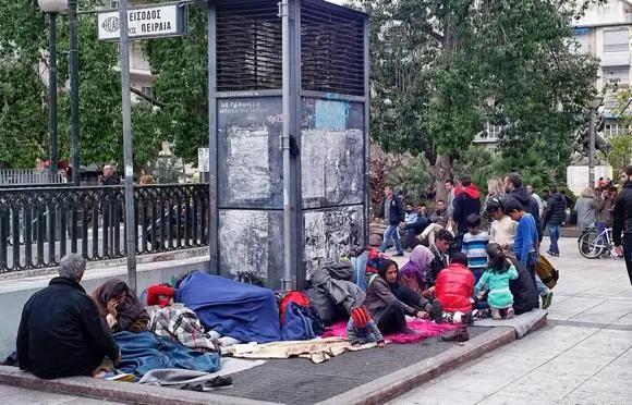芬兰曾是全球解决流浪汉的“优等生”，连续12年无家可归人数稳步下降，靠的不是施舍