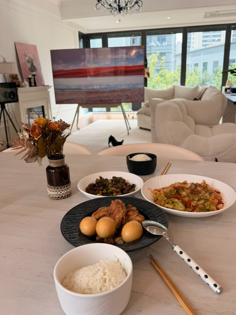 越平静越幸福[抱一抱][抱一抱]炖了鸡腿和鸡蛋没有放一点油意外的好吃 ​​​