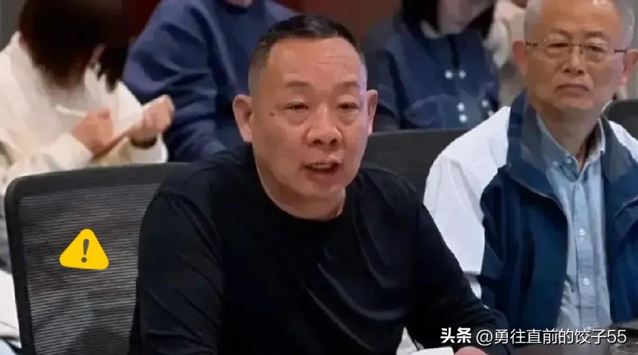 涨租两千万，房东本以为能拿捏住于东来，结果人家反手就是一张关店通知。

那房东大