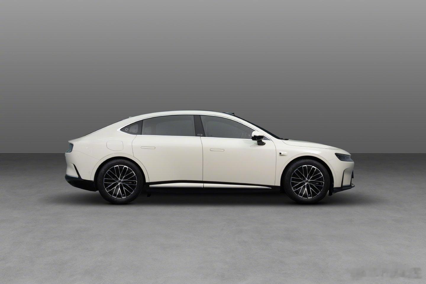 smart精灵6号公告图发布 咱印象里那小巧玲珑、在城里钻来钻去的smart，居