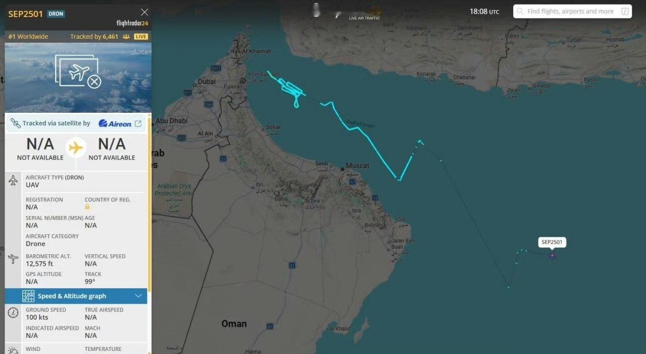 一架伊朗无人机正在阿曼湾上空活动，在“亚伯拉罕·林肯”号航母打击群附近进行侦察。