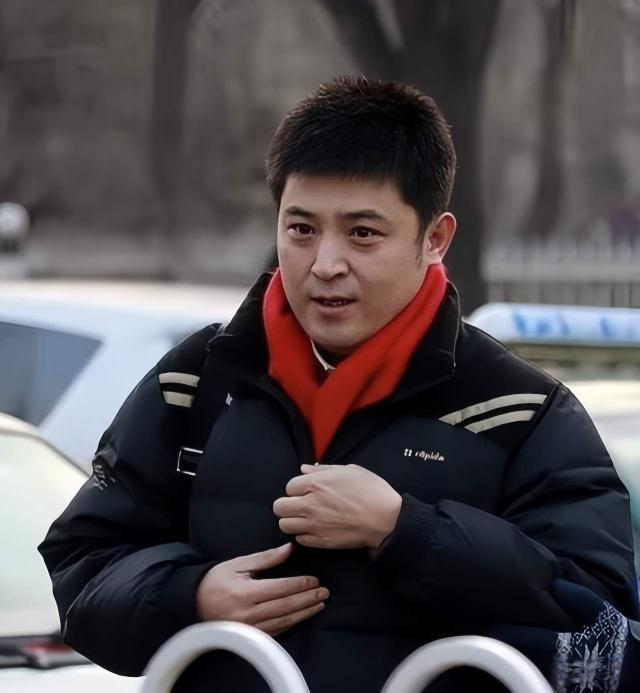 孙涛如今真的快要哭晕在厕所里了吧！

当时他站出来力挺闫学晶，可能没想过事情会发