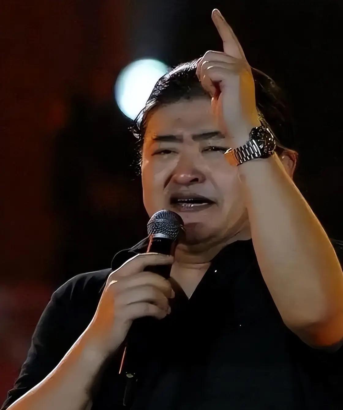 一觉醒来，音乐界的天塌了！
著名歌手刘欢不幸离世。
刘欢不只是歌手，更是时代记忆