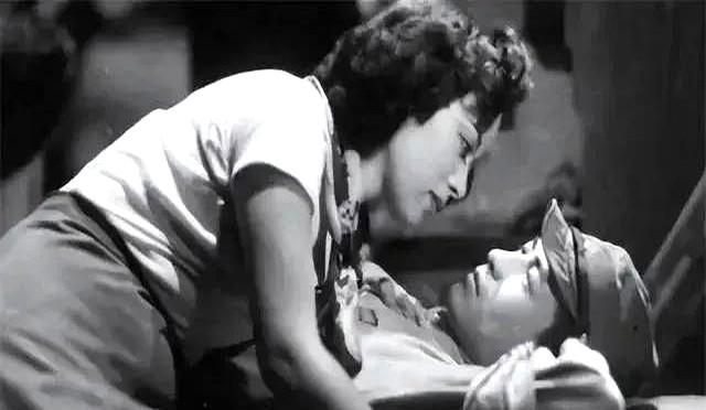 十五岁女孩张秀兰被亲妈卖给日军的旧档案再被翻出来时,很多人第一反应是震惊,毕竟在