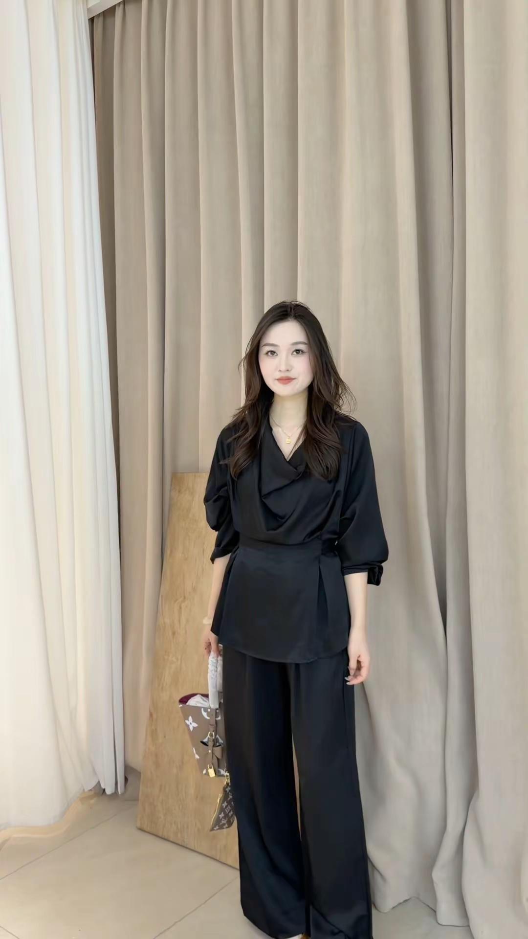 女人一身黑 到哪都ok