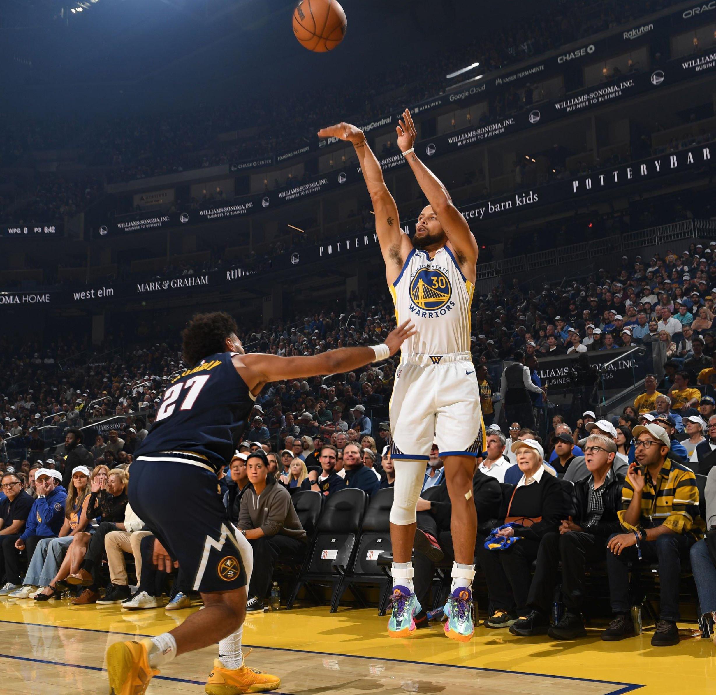 这他妈才是斯蒂芬库里我的观赛搭子 ​​​