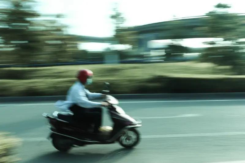 被丑男追，那体验真是一言难尽。之前看街头采访，有个气质小姐姐直接把丑男追求定义成