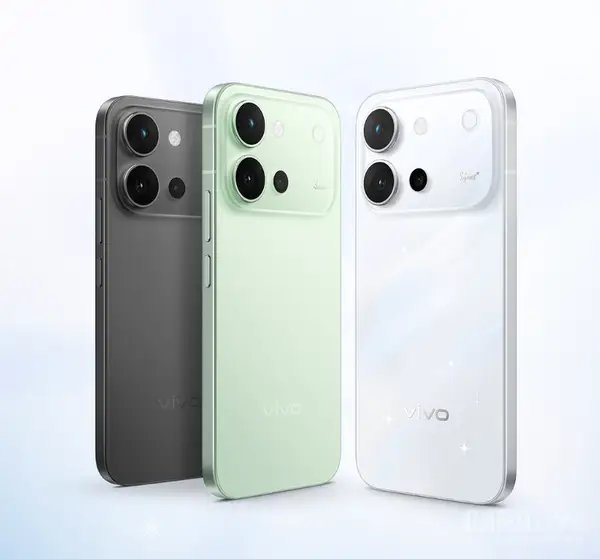 【最新手机周销量TOP30：苹果包揽前三 vivo系9款机型上榜】数码博主“RD