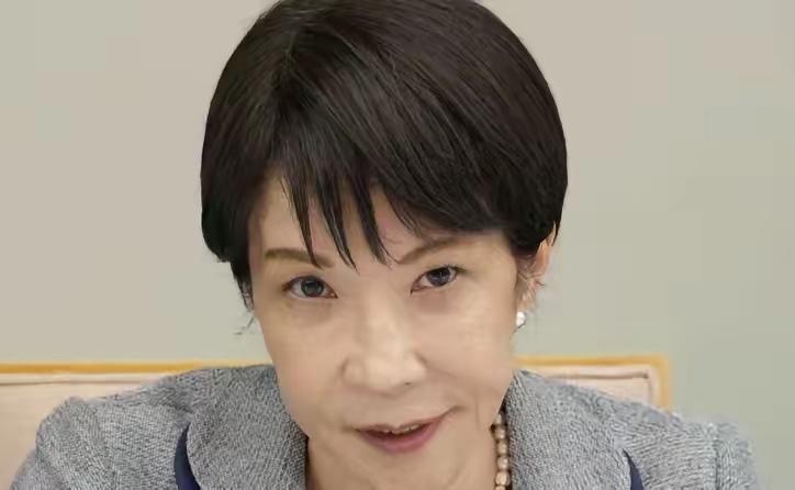 日本那边，又开始"递笑脸"了。

6月15日晚上，日本官媒悄悄放出一条消息——日