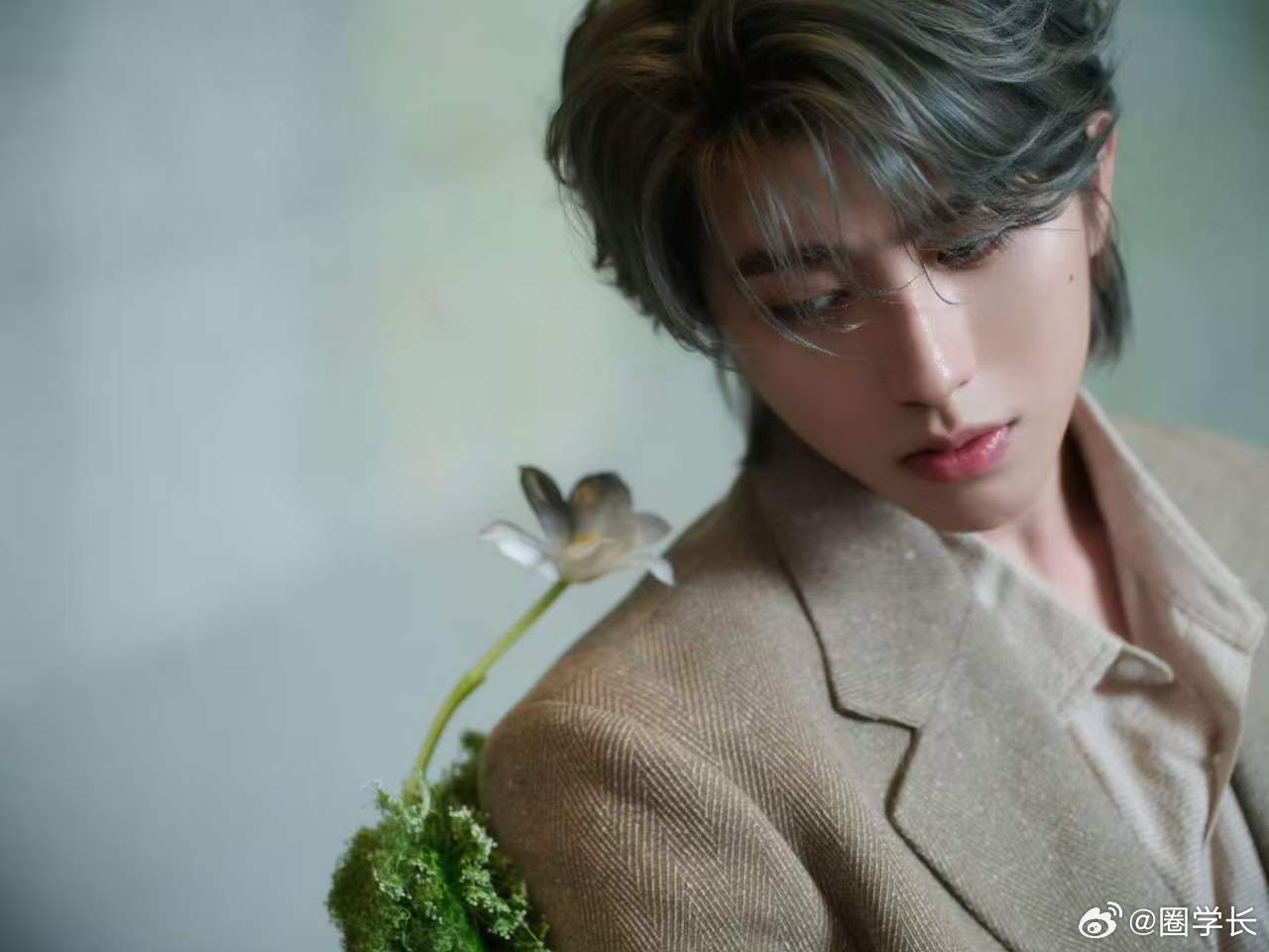 蔡徐坤直播只想说蔡徐坤太帅了😎刷到他这次直播真的太有感触了，时间过得也太快了吧