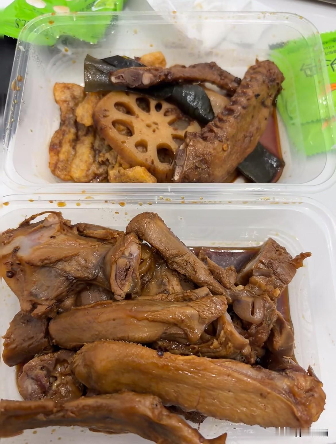 卤菜吃完不觉得咸，
过几个小时却渴得难受，这事儿我太有体会了。

你以为是味精在
