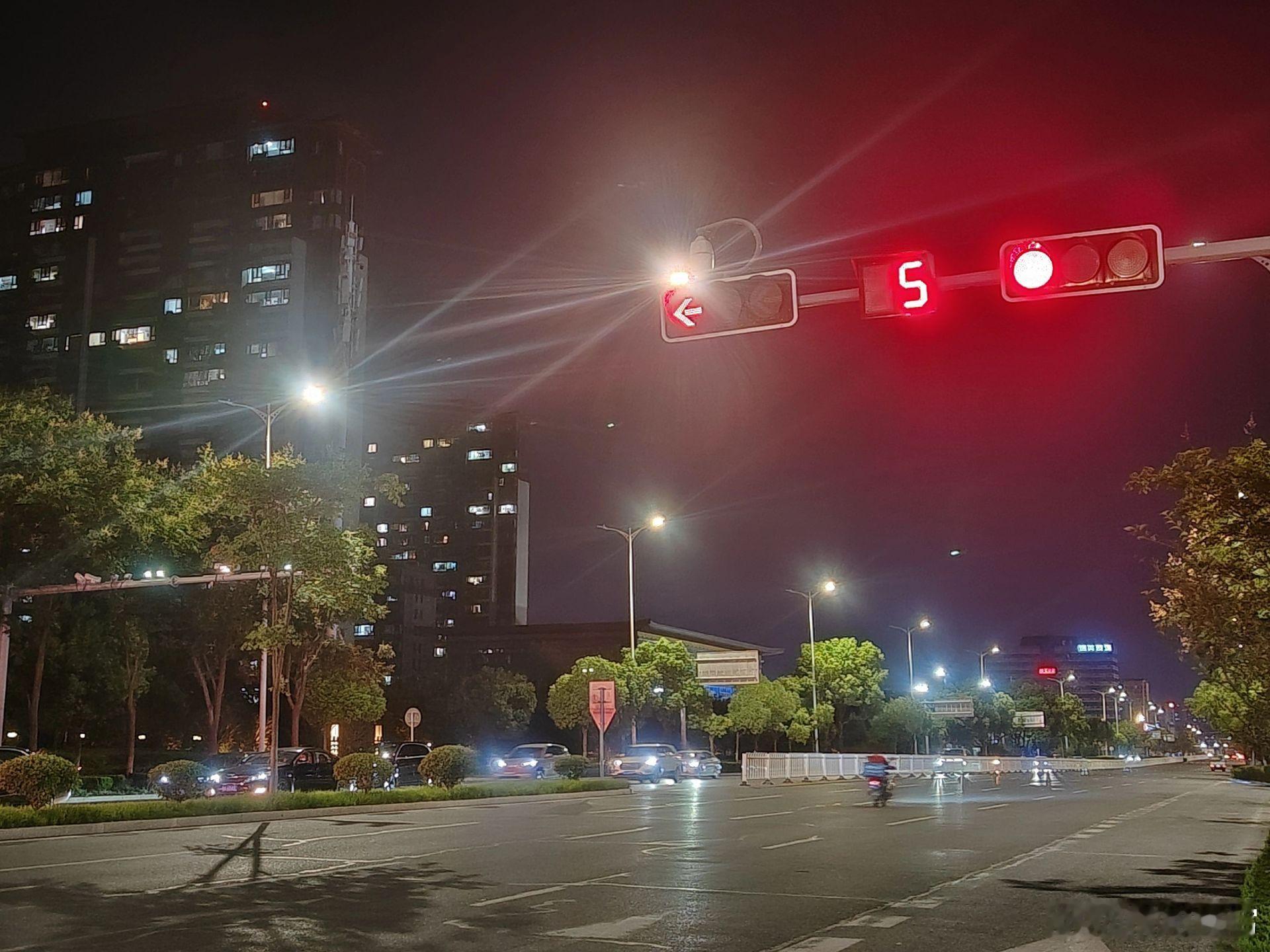 情感 时间磨去了无知，年纪磨去了任性，处处都做着不能左右的事！所有生命中存在过的