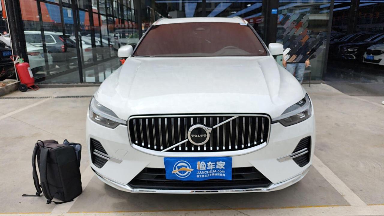 买二手车，省钱最重要？还是事故安全最重要？
下面这辆沃尔沃XC60，去年6月上牌